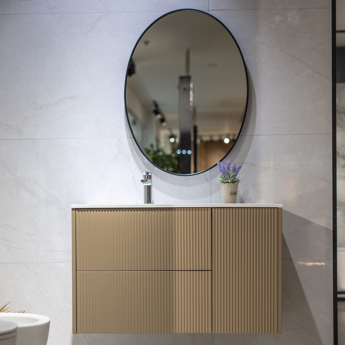 Tracce Mobilje Tualeti - Figura 1